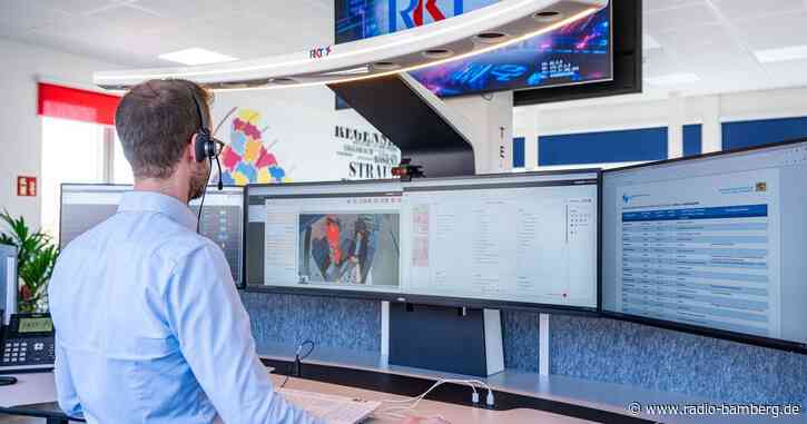 Telenotarzt hilft über Lautsprecher und Bildschirm