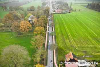 Achterbroeksteenweg twee dagen dicht: aannemer rooit bomen voor fietspad op 18 en 19 februari