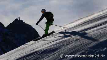 Schwerer Ski-Unfall in Bayern: Mann und Frau bleiben bewusstlos auf Piste liegen