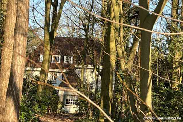 Vergunning voor zes halfopen bebouwingen met parkeerkelder in woonpark stuit omwonenden tegen de borst
