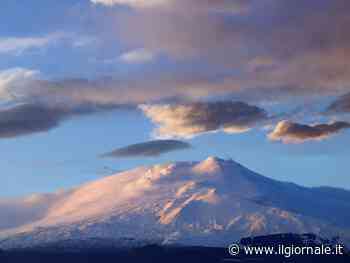 Lava, curiosi e apocalisse zombie sull'Etna