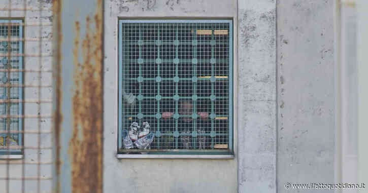 Pestarono un detenuto nel carcere di Reggio Emilia: condannati 10 poliziotti penitenziari