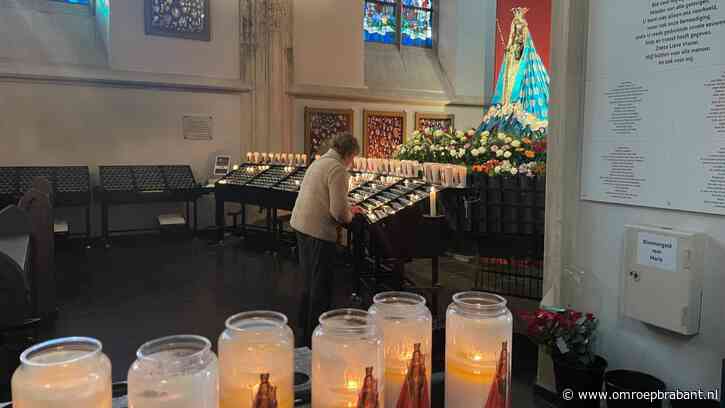 Sint Jan verkoopt door spanning in de wereld duizenden kaarsjes extra