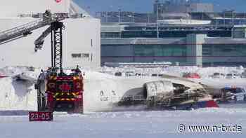 Flughafen nach Unfall gesperrt: Passagierjet landet in Toronto auf dem Dach
