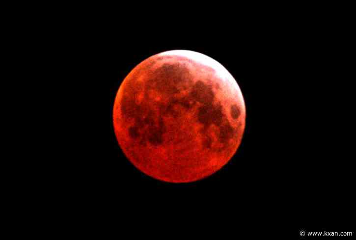 Why is the moon turning red in March?