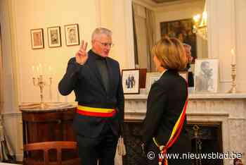 Yves Deswaene legt nu ook eed af als burgemeester van het nieuwe Lochristi