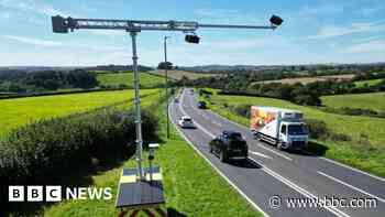 AI cameras that spot phone offences to be trialled