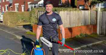 Women 'throw mud at windows' after lookalike cleaner says he's available
