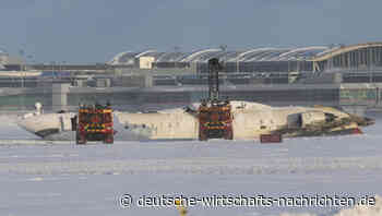 Toronto: Flugzeug crasht auf Landebahn - wie durch ein Wunder keine Todesopfer