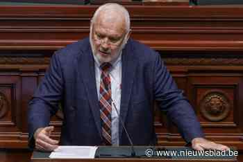 Jean-Marie Dedecker voor langere periode buiten strijd door dringende hartoperatie