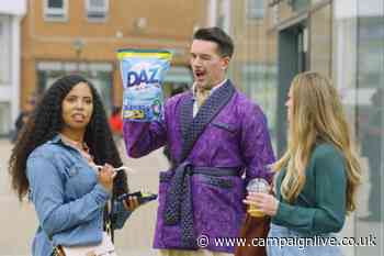 Daz ads show comedian bamboozling people with elaborate compliments