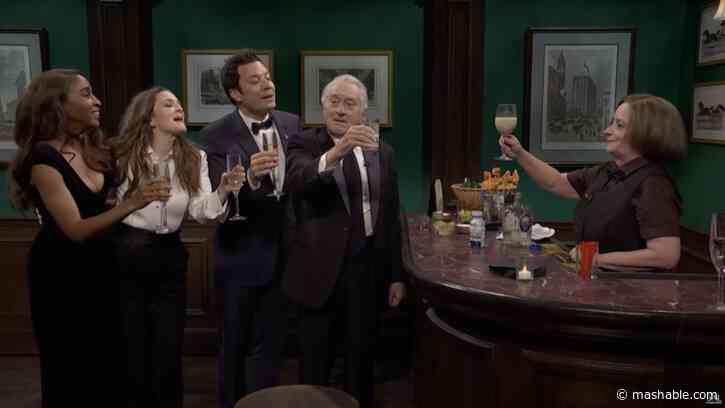 SNLs Debbie Downer returns, faces off with Robert De Niro