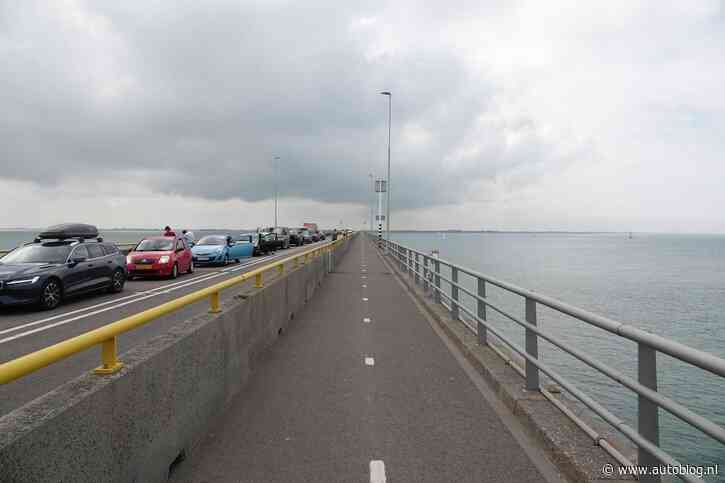 Blijf weg uit Zeeland. Ik herhaal, blijf weg uit Zeeland!