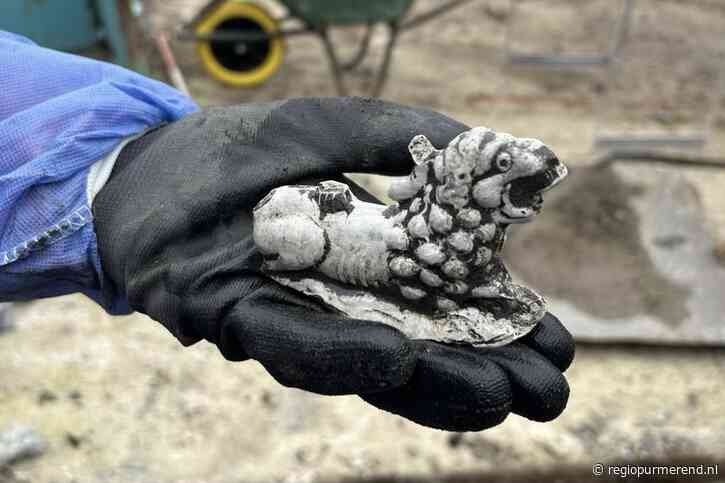 Archeologen ontdekken uniek pijpaarde leeuwtje op de Schapenmarkt