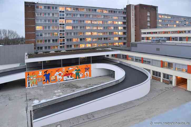 Am Klinikum Südstadt Rostock wurde heute die neue rund 135 Meter lange, beheizbare Zufahrtsrampe zum Integrierten Notfallzentrum eingeweiht.