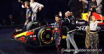 Nieuwe auto Verstappen onder wat boegroep gepresenteerd, Hamilton als held onthaald in Londen