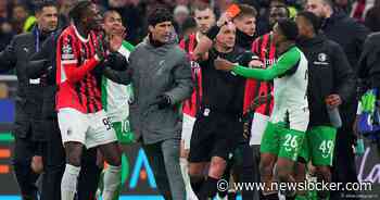 Feyenoorder Givairo Read (18) schiet bal tegen AC Milan-speler en krijgt rood na afloop van stunt in San Siro