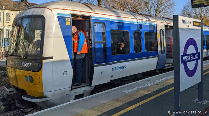 Fare dodgers ordered to repay over £12,000 as Chiltern Railways cracks down on evasion