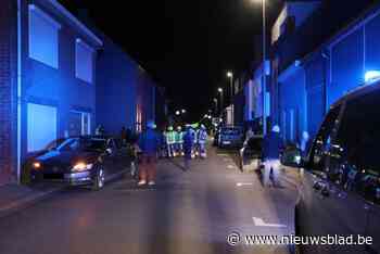 Auto van 74-jarige kantelt na lichte aanrijding