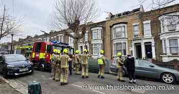 RECAP as firefighters CLOSE street at house incident in Clapton