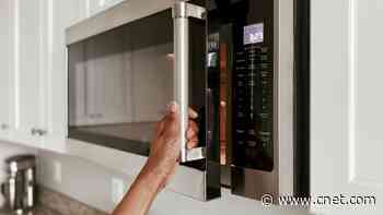 Try This Easy Trick the Next Time You Microwave Food to Keep It From Drying Out