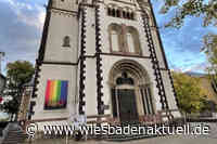Regenbogenbanner an Wiesbadener Kirche zerstört