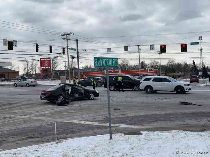 Crash ties up Wednesday morning traffic on Illinois Road