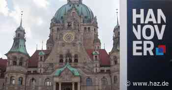 Hannover: Rechtsextreme stellen rassistisches Plakat auf – Zeugen gesucht