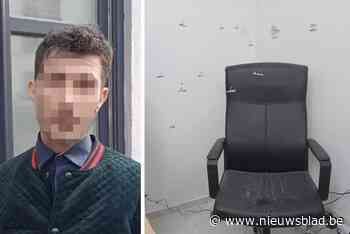 Op de plek waar Khadem normaal elke avond zit, prijken nu 12 kogelgaten: “Ik ben aan de dood ontsnapt”