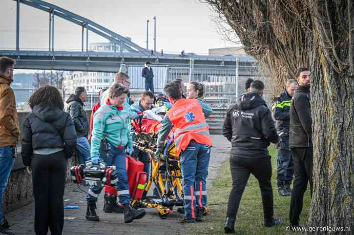 Zwaargewonde bij vechtpartij bij AZC Schip, traumahelikopter geland