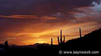 2 small planes collide in midair over Arizona airport; at least 2 dead