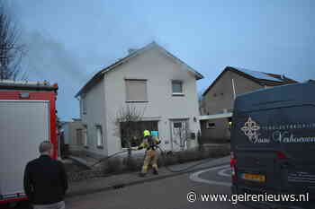 Bewoner uit brandende woning gered