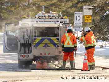 Maintenance crews repair several water main breaks across Edmonton