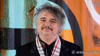 Konzerte neuerdings sitzend: Pete Doherty droht eine Amputation
