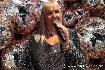 Tot nog toe zong ze alleen voor beperkt publiek, maar nu strijdt Marianne (59) voor plekje op podium Kamping Kitsch: “Het is zo plezant om te doen”