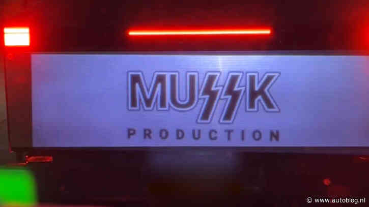 Cybertruck Hunters projecteren naziteksten op Cybertrucks