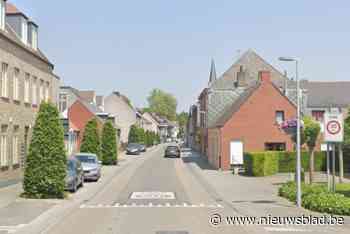 Dronken automobilist (55) is meteen zijn rijbewijs kwijt nadat hij tegen paal was terechtgekomen