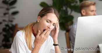 Moe en slaperig na de lunch? Waarom je dat niet op kan lossen met koffie of energiedrink