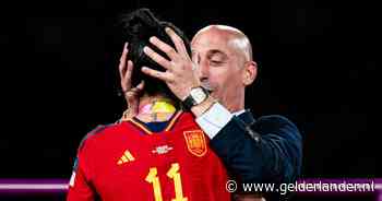 Geen celstraf, maar boete voor Luis Rubiales na kus op mond Jennifer Hermoso