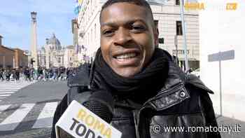 Papa Francesco, l'augurio di fedeli e turisti per una sua pronta guarigione