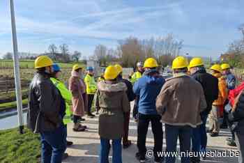Buren ontdekken nieuwe waterzuiveringsinstallatie: “Hoe minder vuil afvalwater in de beken terechtkomt, hoe beter”