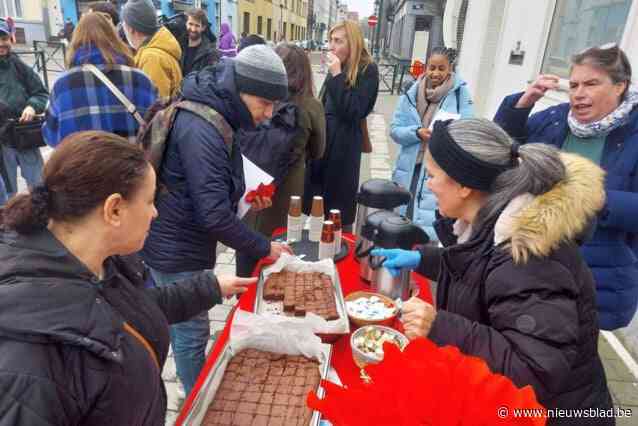 Dienstencentrum steekt buurt hart onder de riem met wekelijks event na de vele schietpartijen: “Sommige mensen komen niet meer buiten uit angst”