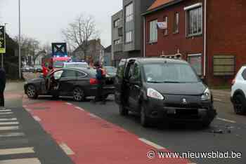 Lichtgewonde bij verkeersongeval in de Hoge Bokstraat