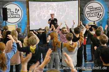 KiKa-TV-Star Tom Lehel und Lindenschule in Halle wollen „Mobbingfrei“