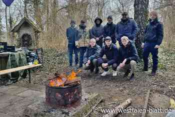 Dschungelcamp-Atmosphäre im Bellerser Wald genossen