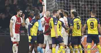 Ajax komt op adem na rampzalige eerste helft met achterstand én rood voor Klaassen