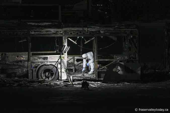 No injuries from explosions on Israeli busses in a suspected militant attack, police say