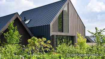 Villa met vouwschuifluiken en zonwering van bamboe