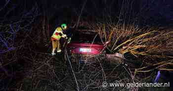 Automobilist vlucht na ongeluk op A18, hulpdiensten rukken massaal uit