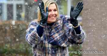 Je moet toch wel heel veel lef of humor hebben om dit als koningin te dragen